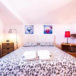 https://nice-view-apartment-bairro-alto.hotels-lisbon-portugal.com