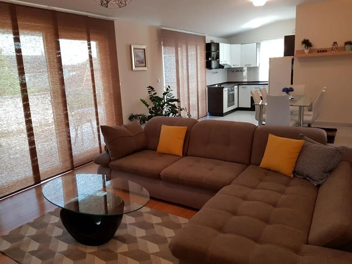Apartman Marino Kastela