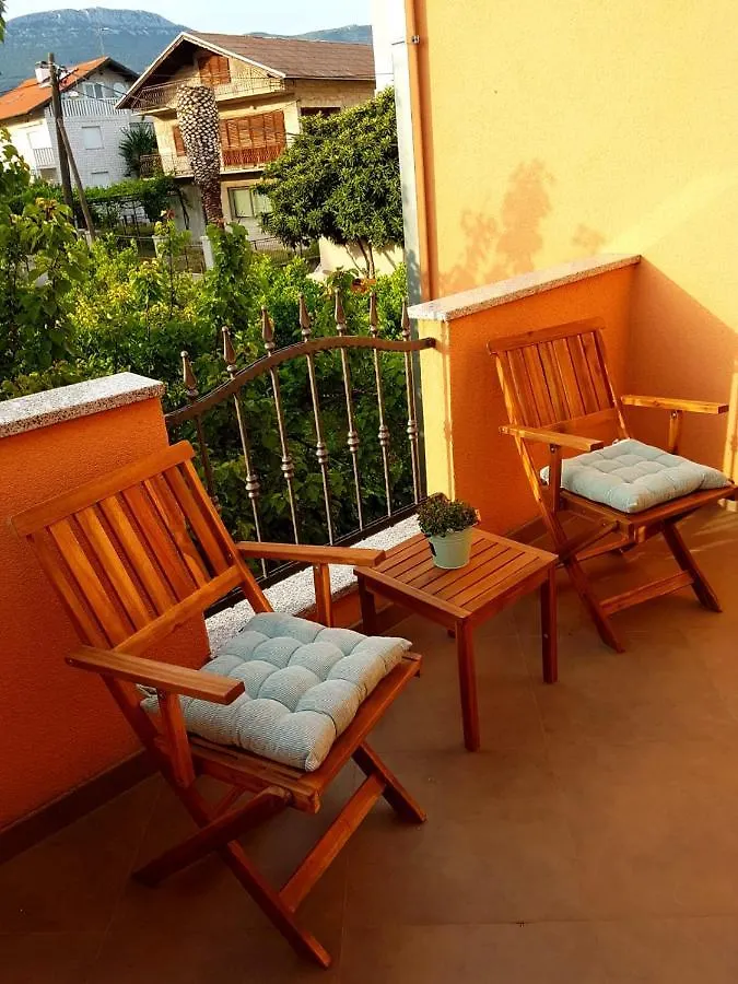 Apartment Apartman Marino Kastela Croatia